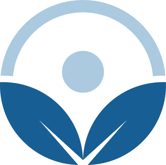 Logo de Almanara Natur, persona con hojas en forma circular